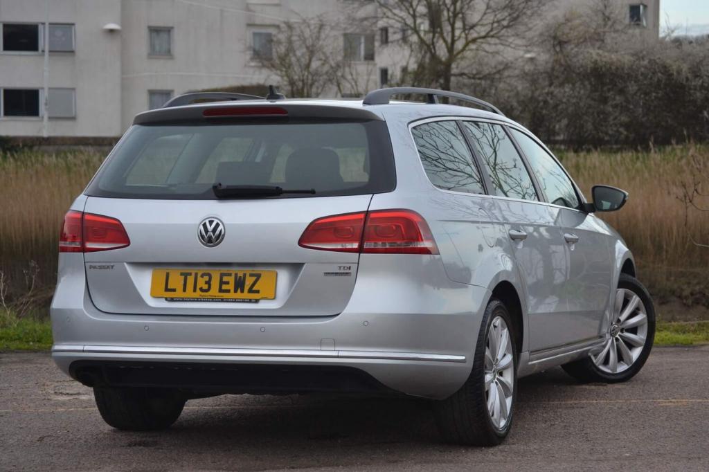 VOLKSWAGEN PASSAT