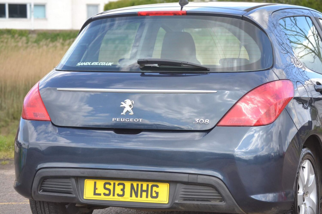 PEUGEOT 308