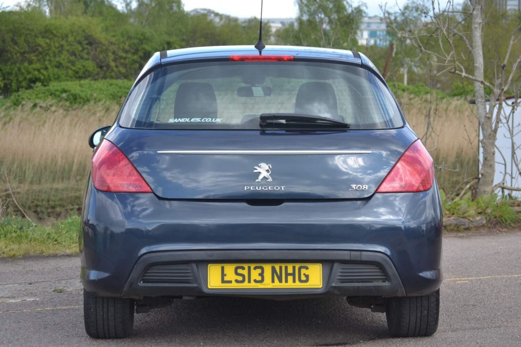 PEUGEOT 308