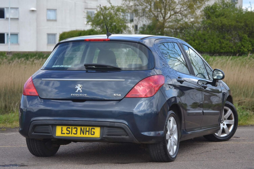 PEUGEOT 308