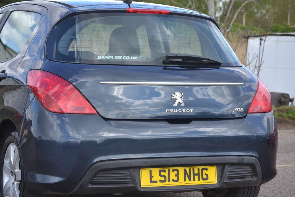 PEUGEOT 308