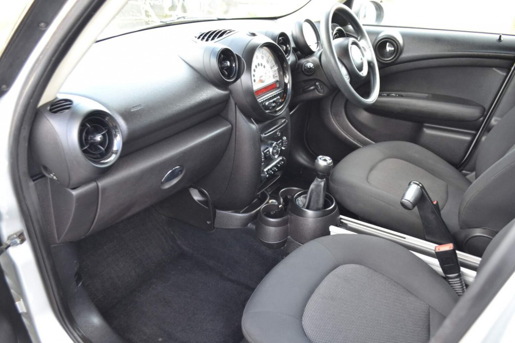 View MINI COUNTRYMAN 1.6 Cooper Euro 6 (s/s) 5dr