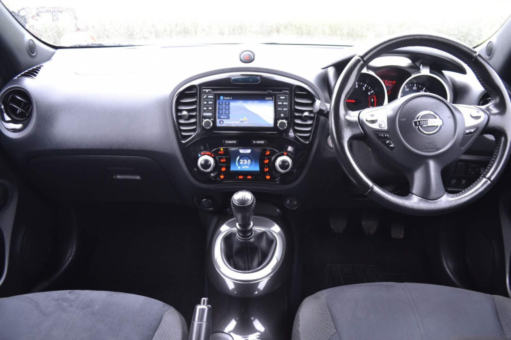 View NISSAN JUKE 1.2 DIG-T N-Connecta Euro 6 (s/s) 5dr