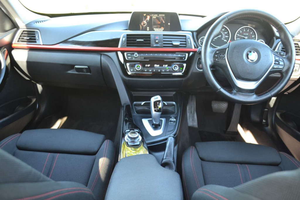 View BMW 3 SERIES 1.5 318i Sport Auto Euro 6 (s/s) 4dr