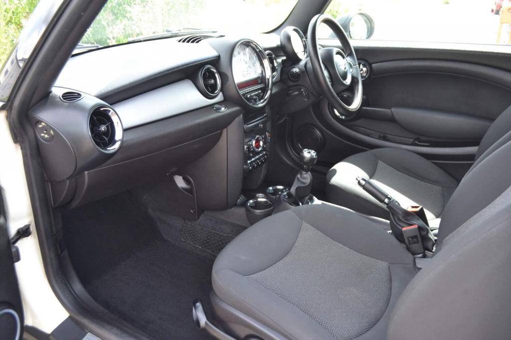 MINI HATCH