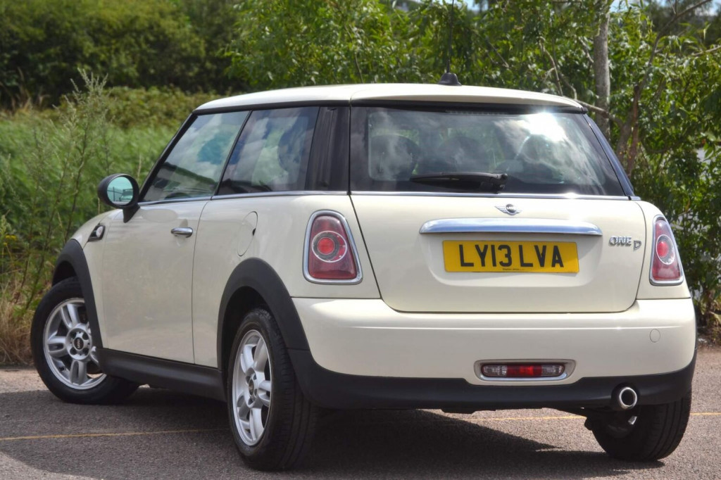 View MINI HATCH 1.6 One D Euro 5 (s/s) 3dr