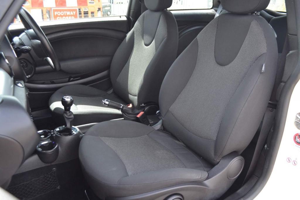 MINI HATCH