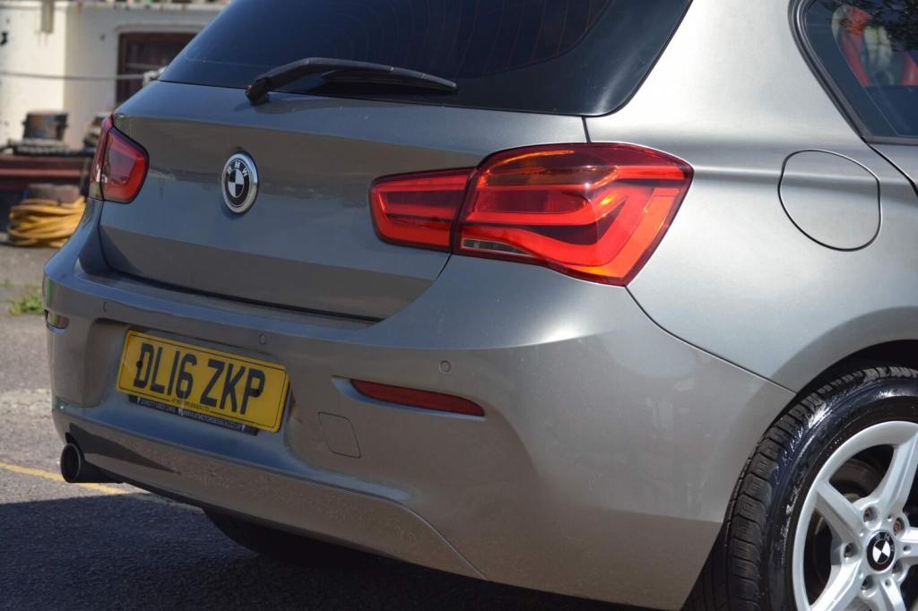 BMW 1 SERIES