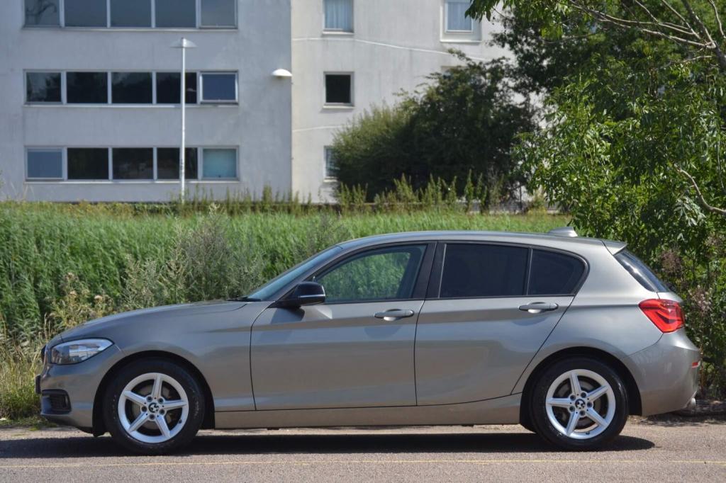 BMW 1 SERIES