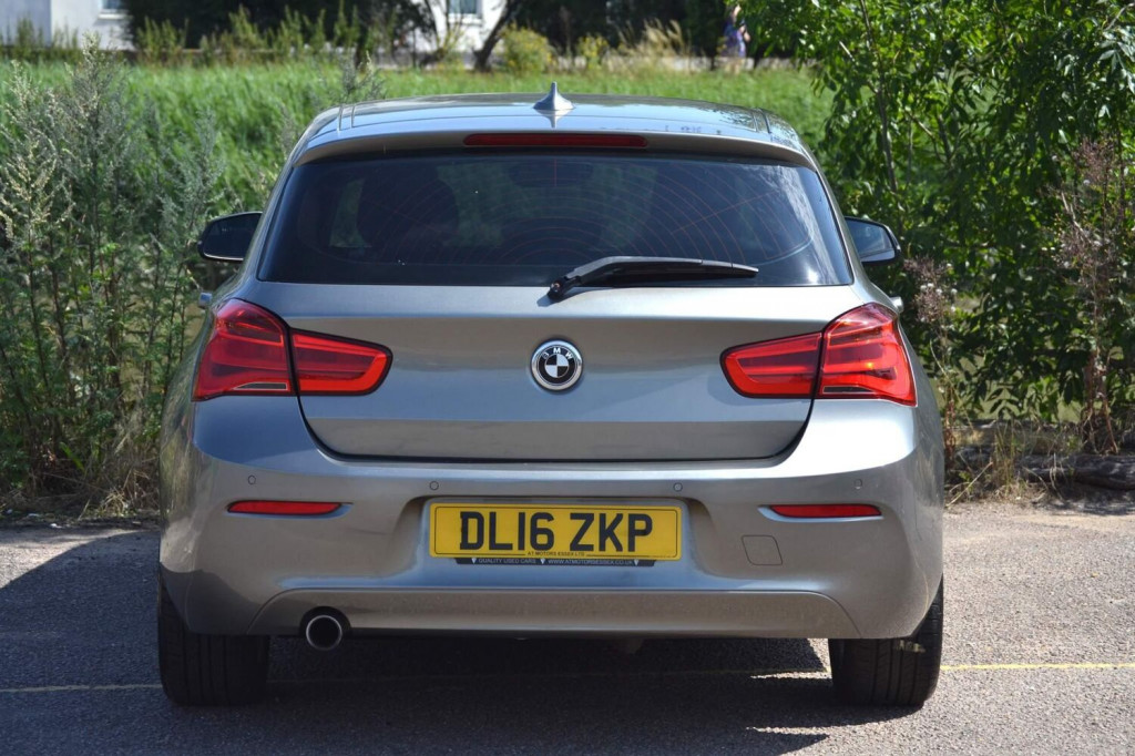BMW 1 SERIES