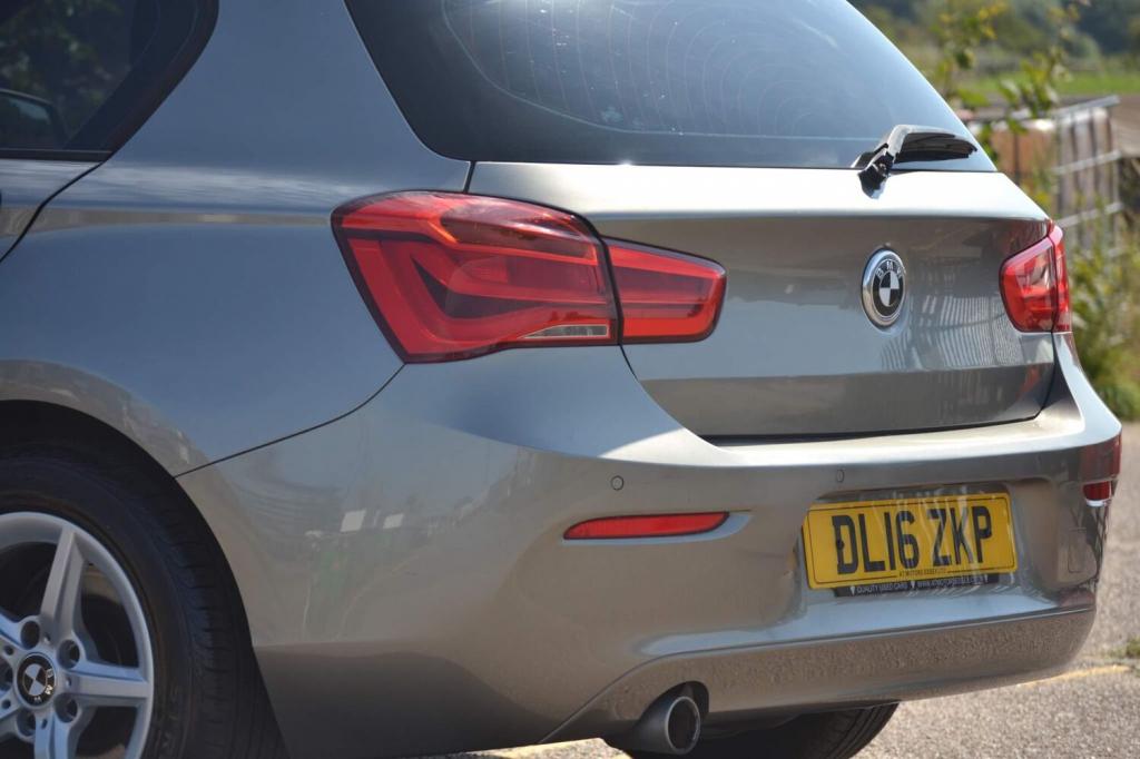 BMW 1 SERIES