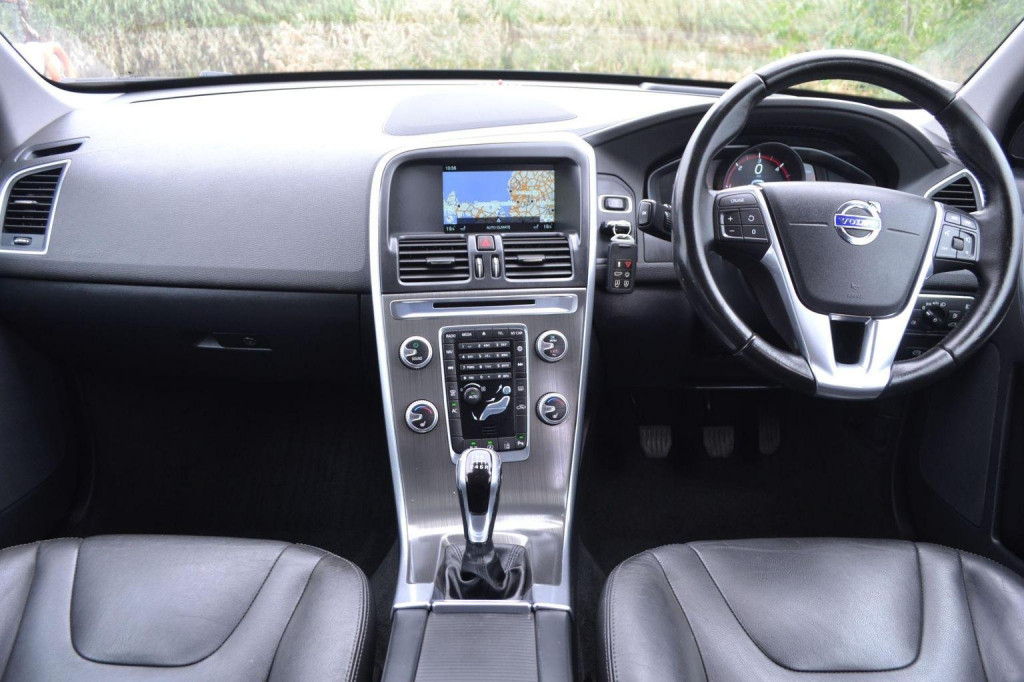 View VOLVO XC60 2.0 D4 SE Nav Euro 6 (s/s) 5dr