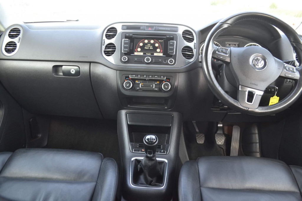 View VOLKSWAGEN TIGUAN 2.0 TDI BlueMotion Tech Match 4WD Euro 5 (s/s) 5dr