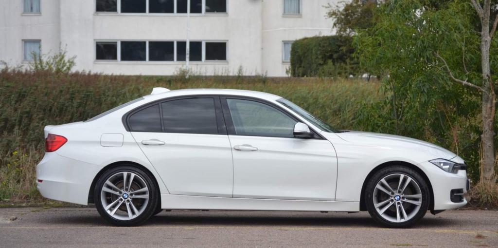 BMW 3 SERIES