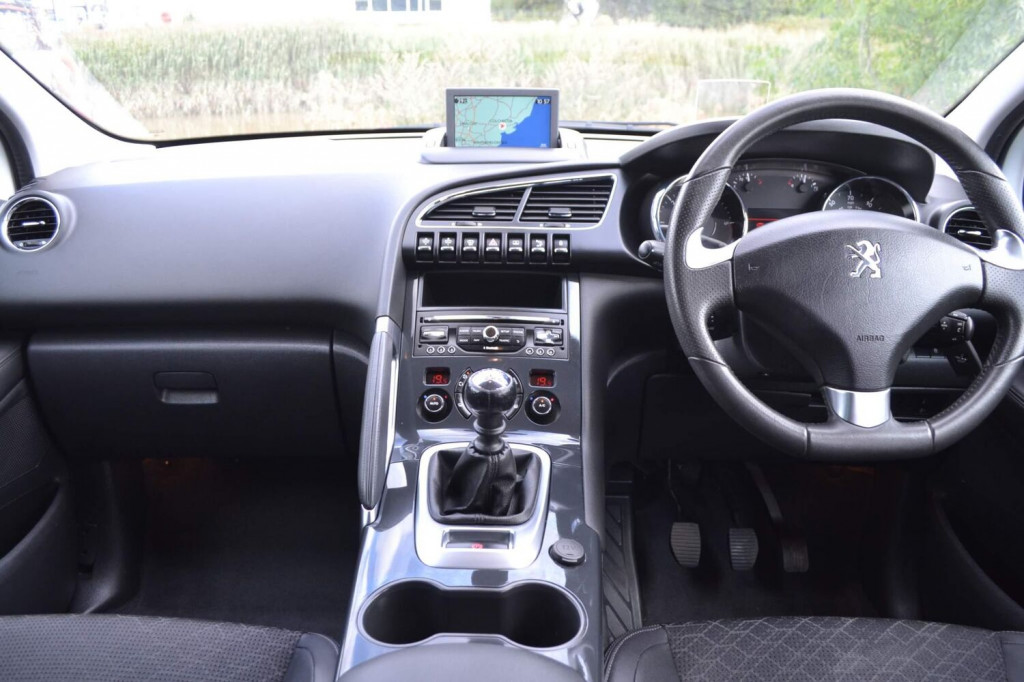 View PEUGEOT 3008 1.6 BlueHDi Allure Euro 6 (s/s) 5dr