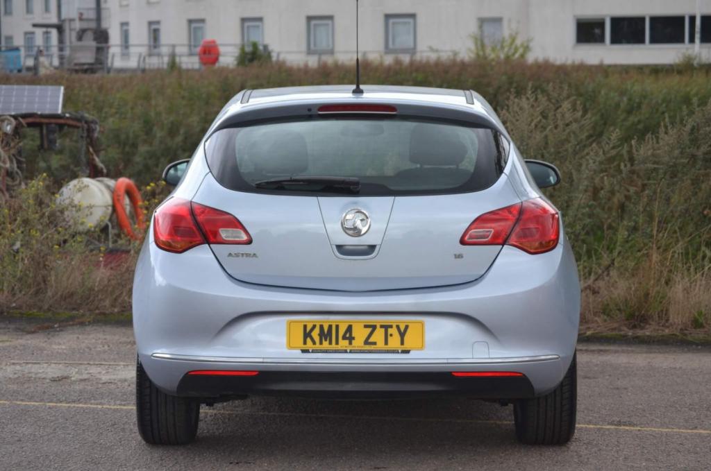 VAUXHALL ASTRA