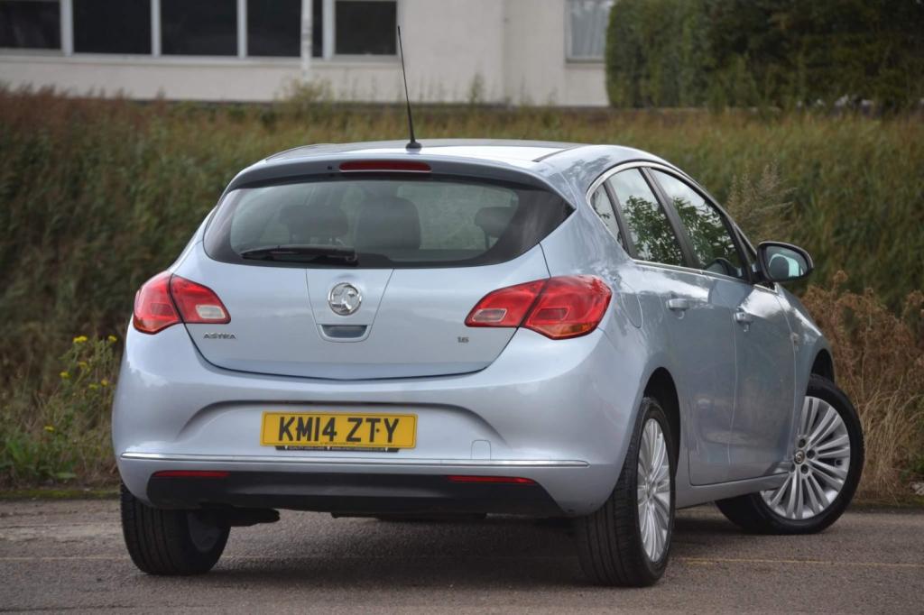 VAUXHALL ASTRA