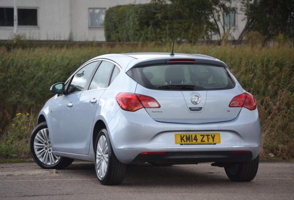 VAUXHALL ASTRA