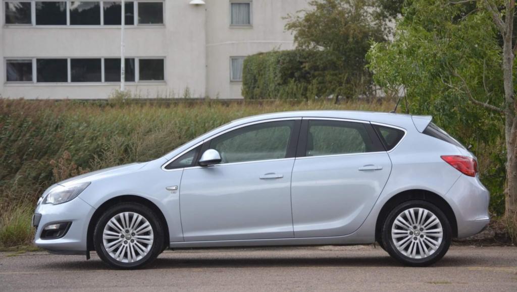 VAUXHALL ASTRA