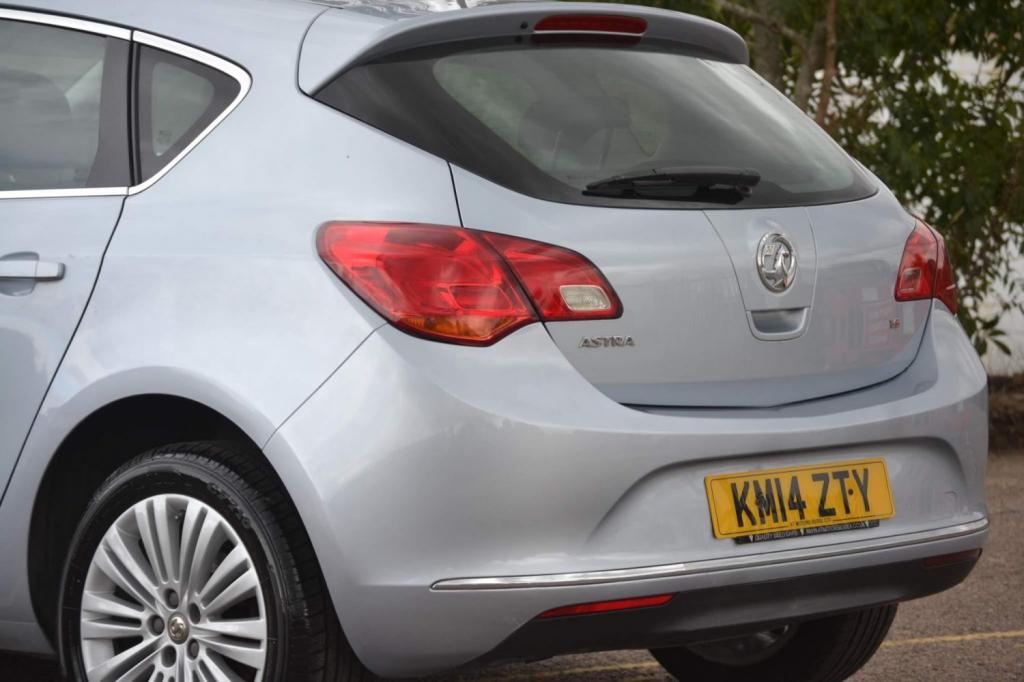 VAUXHALL ASTRA