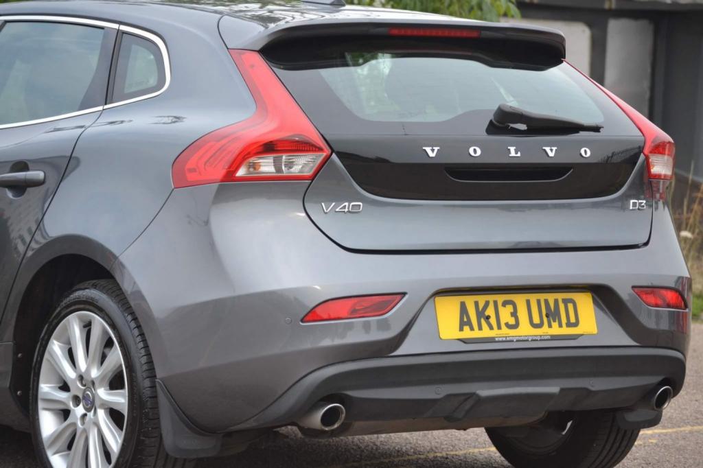 VOLVO V40