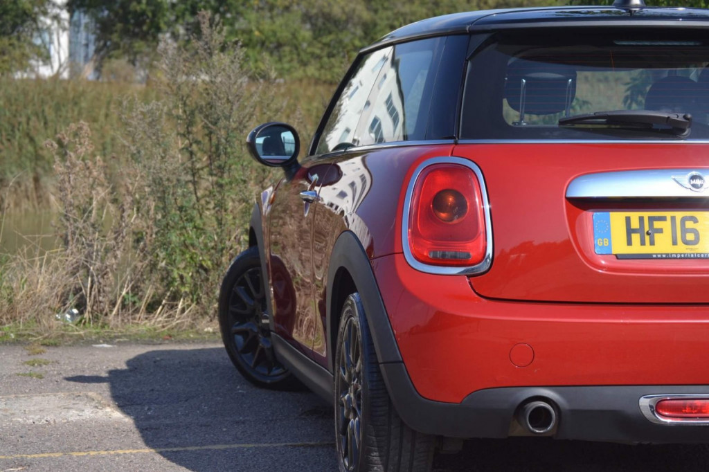 MINI HATCH