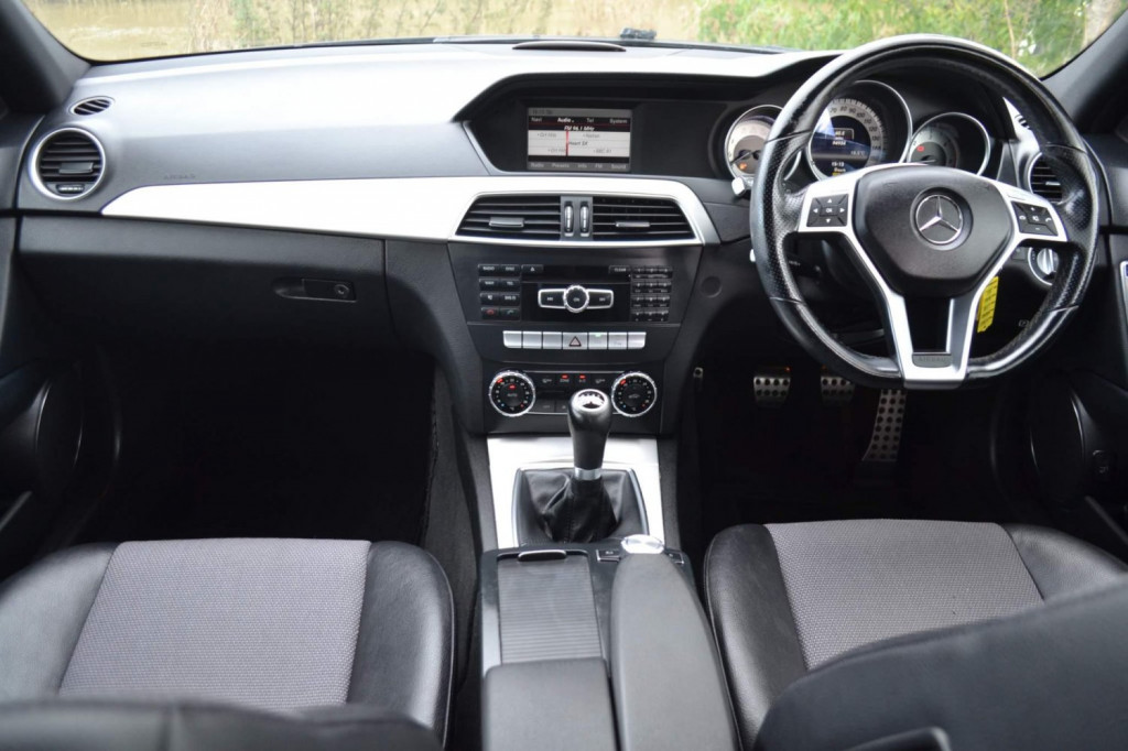 View MERCEDES-BENZ C CLASS 2.1 C220 CDI BlueEfficiency AMG Sport Euro 5 (s/s) 5dr