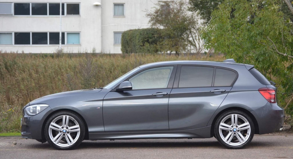 BMW 1 SERIES