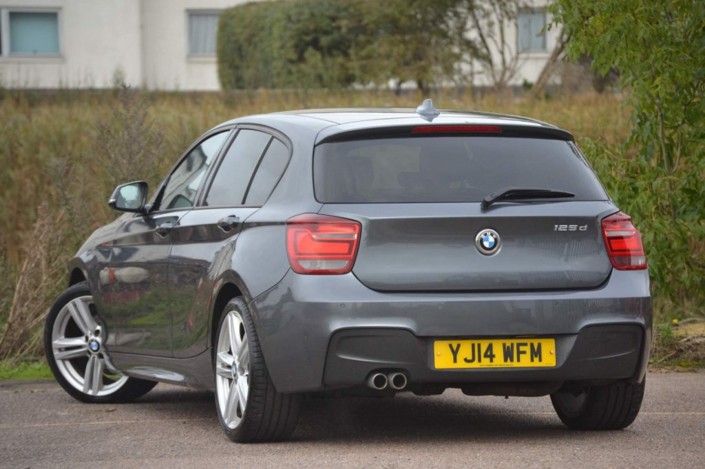 BMW 1 SERIES