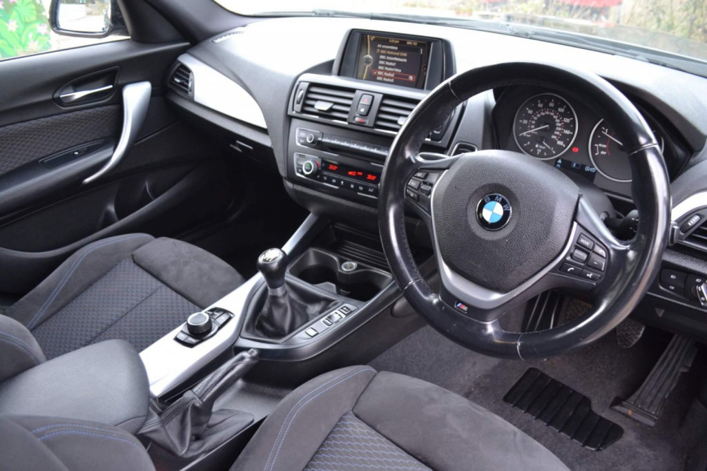 BMW 1 SERIES