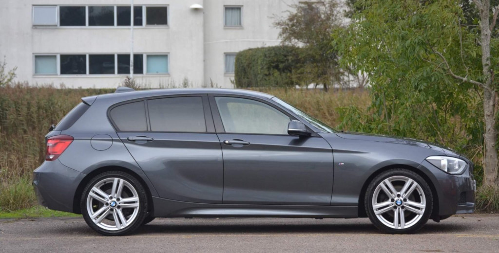 BMW 1 SERIES