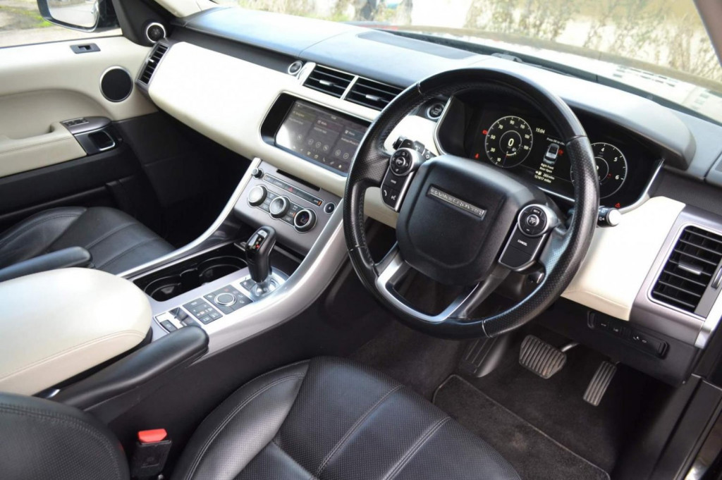 View LAND ROVER RANGE ROVER SPORT 3.0 SD V6 HSE Auto 4WD Euro 6 (s/s) 5dr