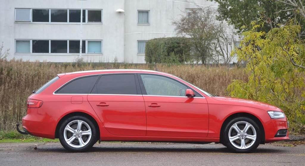 AUDI A4 AVANT