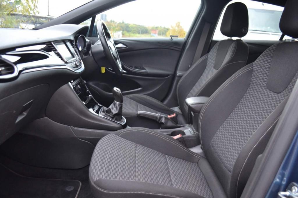 VAUXHALL ASTRA