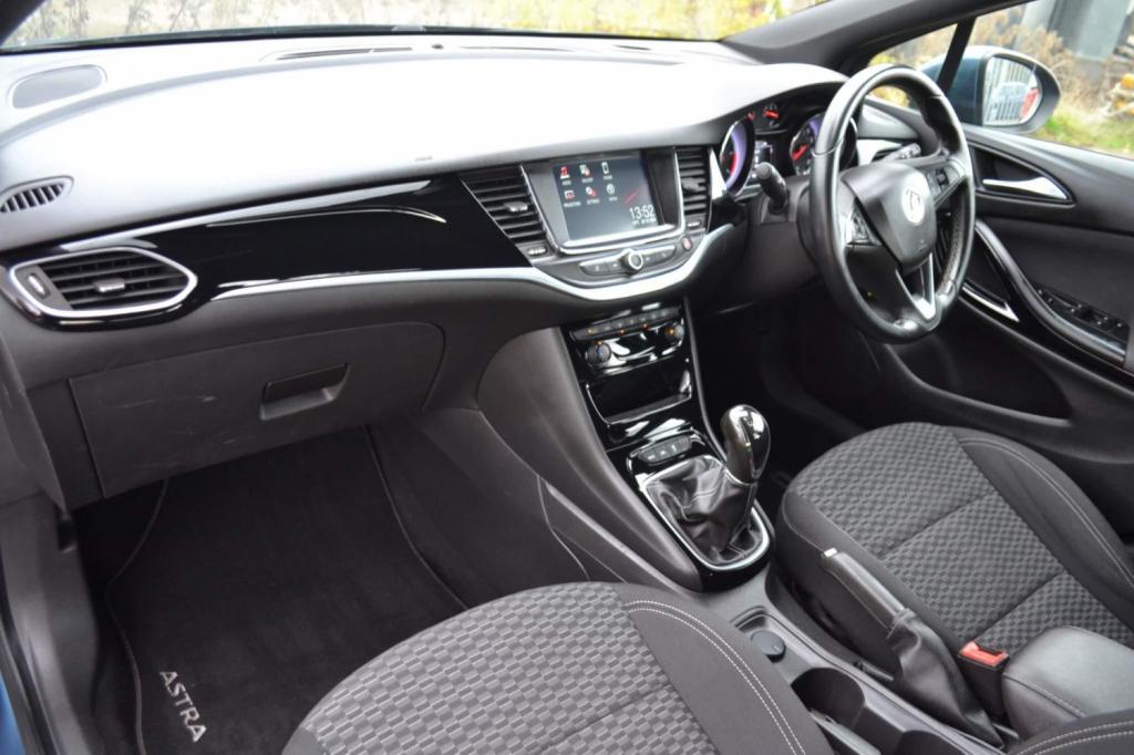 VAUXHALL ASTRA