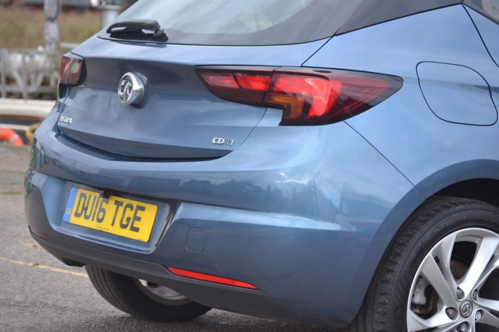 VAUXHALL ASTRA