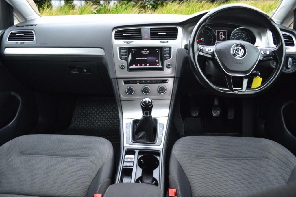 View VOLKSWAGEN GOLF 1.6 TDI BlueMotion Tech Match Euro 5 (s/s) 5dr