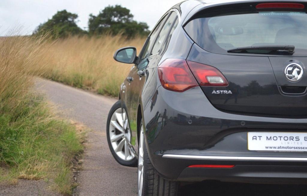VAUXHALL ASTRA
