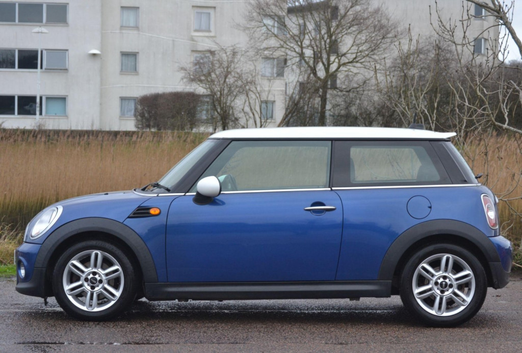 View MINI HATCH 1.6 Cooper D Euro 5 (s/s) 3dr