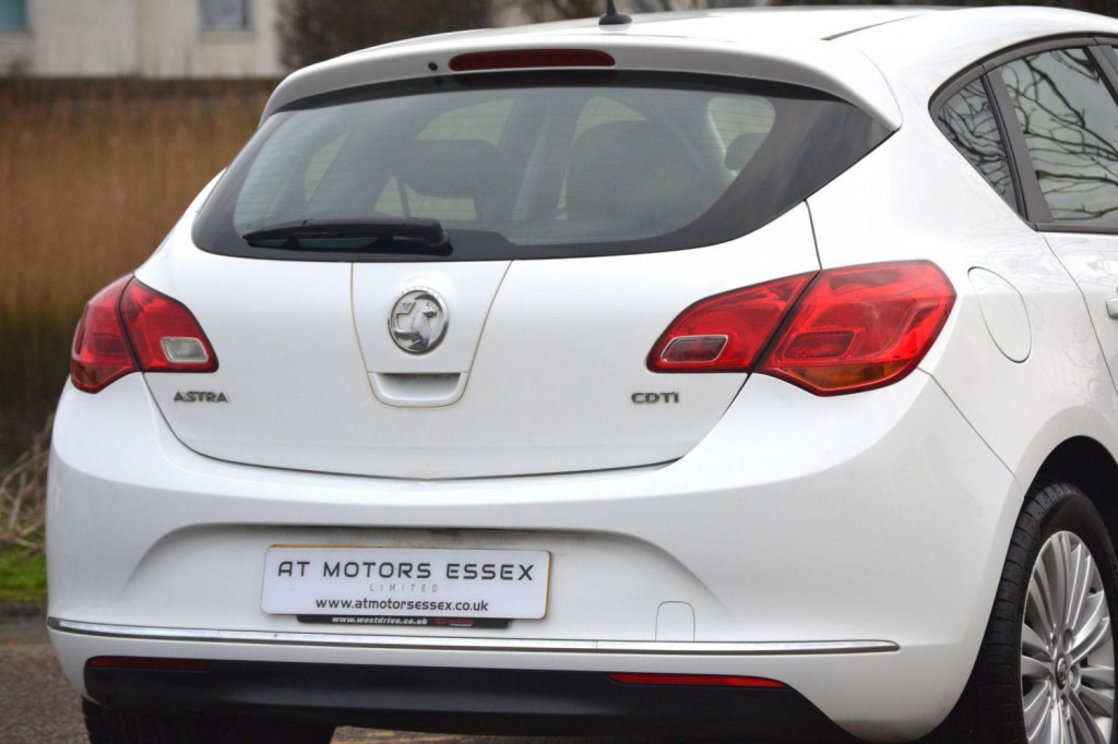 VAUXHALL ASTRA