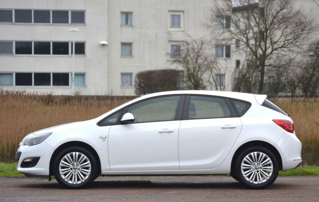 VAUXHALL ASTRA