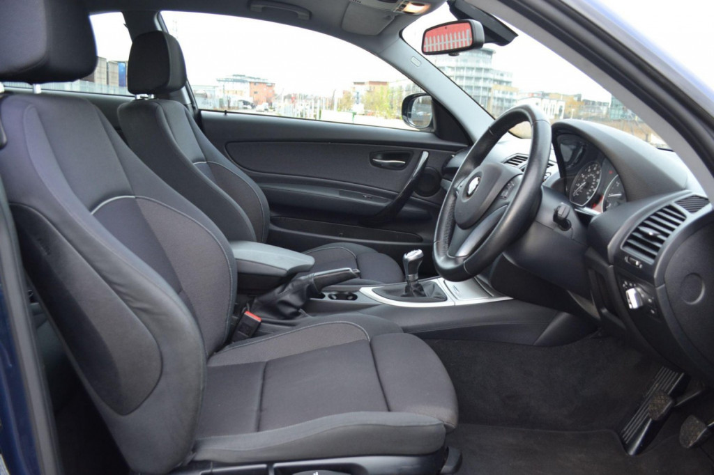 BMW 1 SERIES