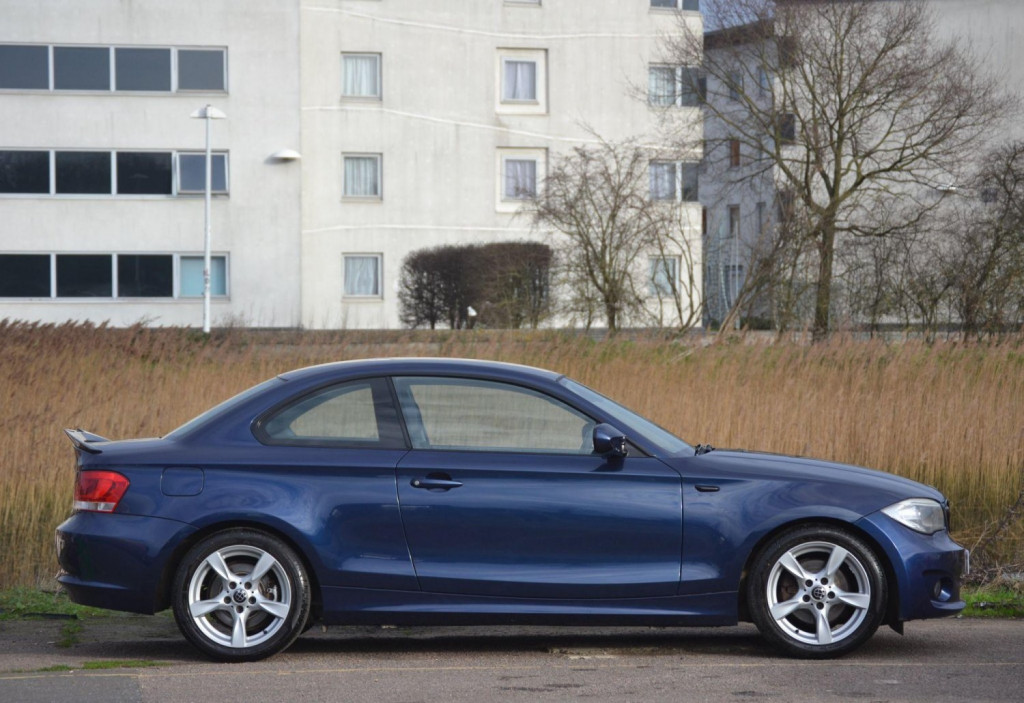 BMW 1 SERIES