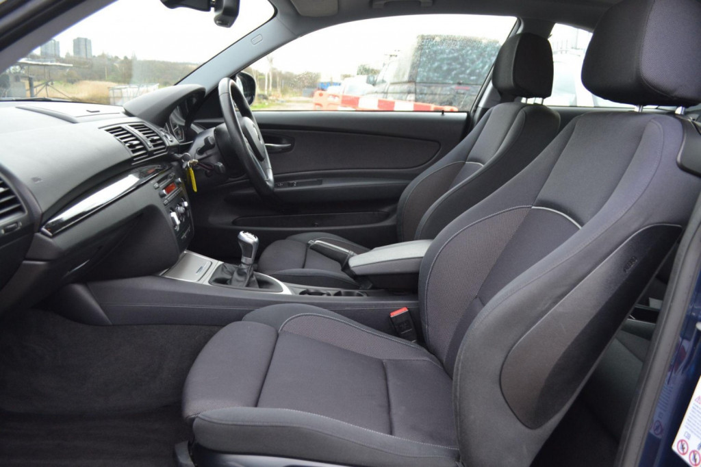 BMW 1 SERIES
