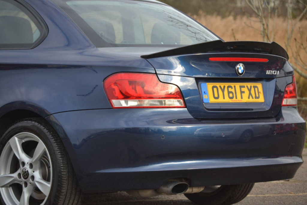 BMW 1 SERIES