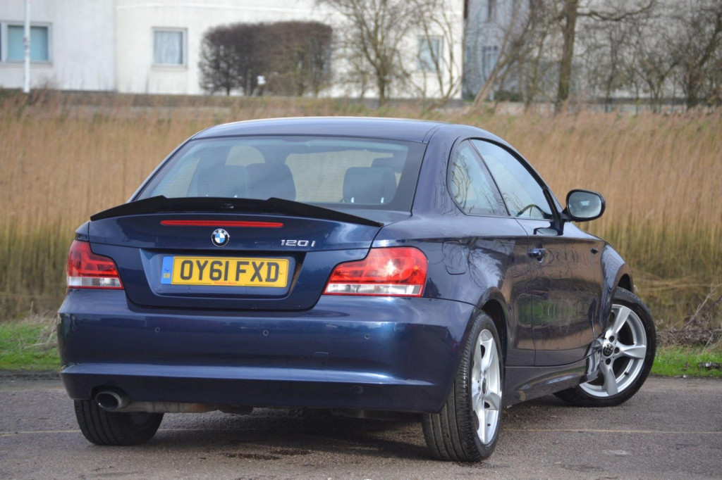 BMW 1 SERIES