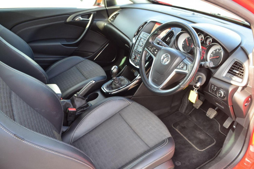View VAUXHALL ASTRA GTC 1.6 CDTi ecoFLEX SRi Euro 6 (s/s) 3dr