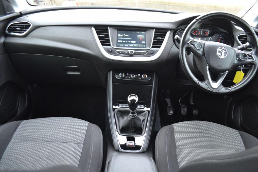 View VAUXHALL GRANDLAND X 1.2 Turbo SE Euro 6 (s/s) 5dr