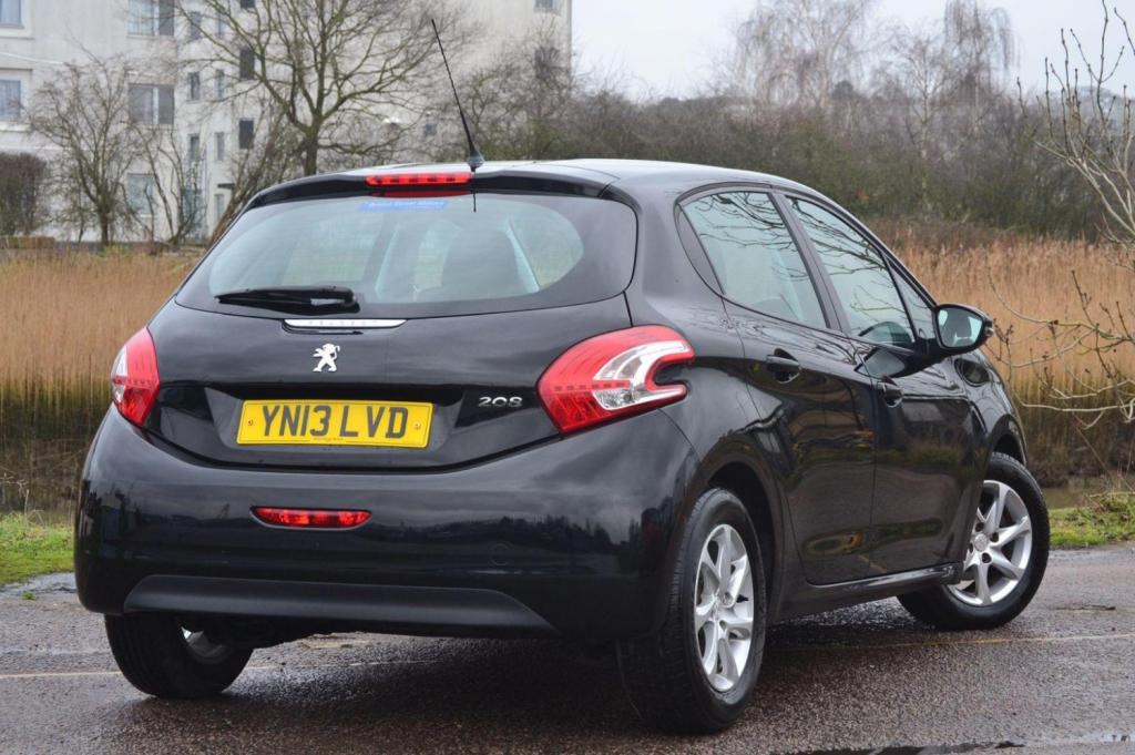 View PEUGEOT 208 1.4 HDi Active Euro 5 5dr