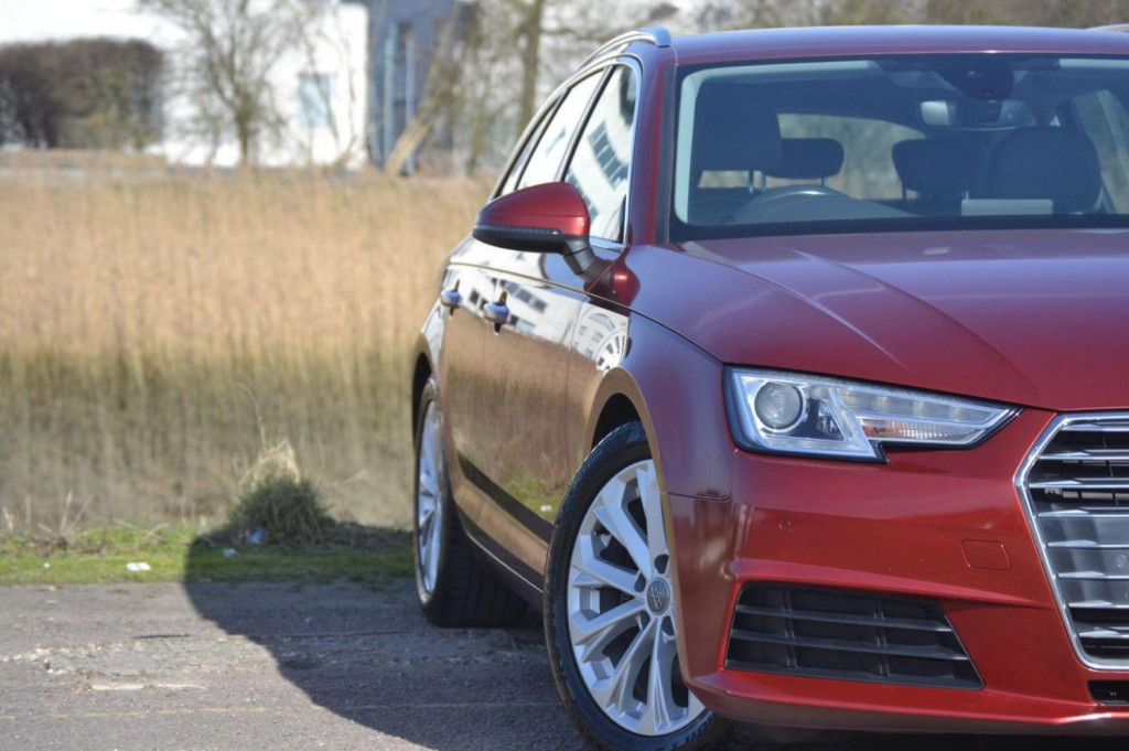 AUDI A4 AVANT